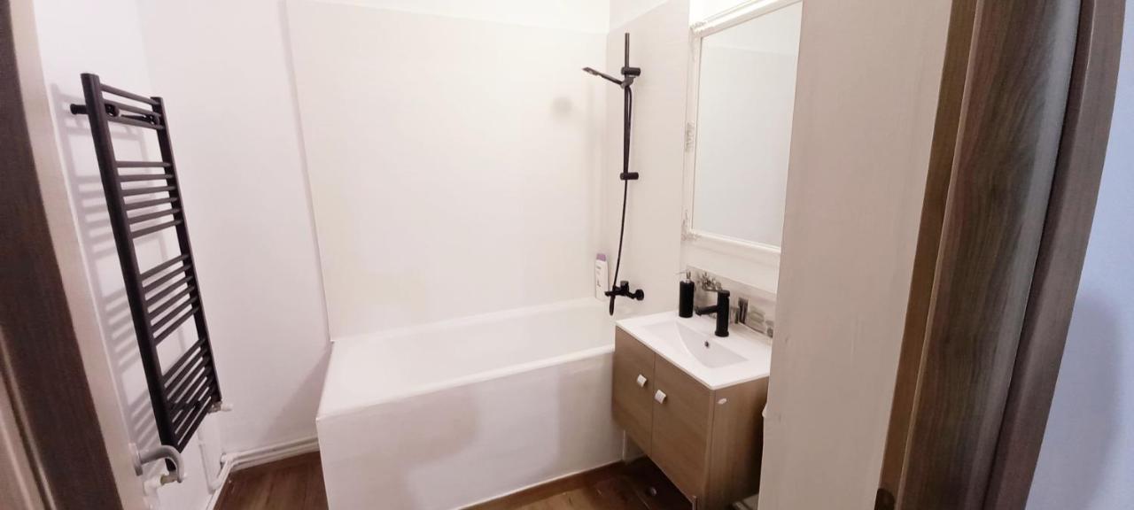 33 Coquette Apartment Baia Mare Ngoại thất bức ảnh