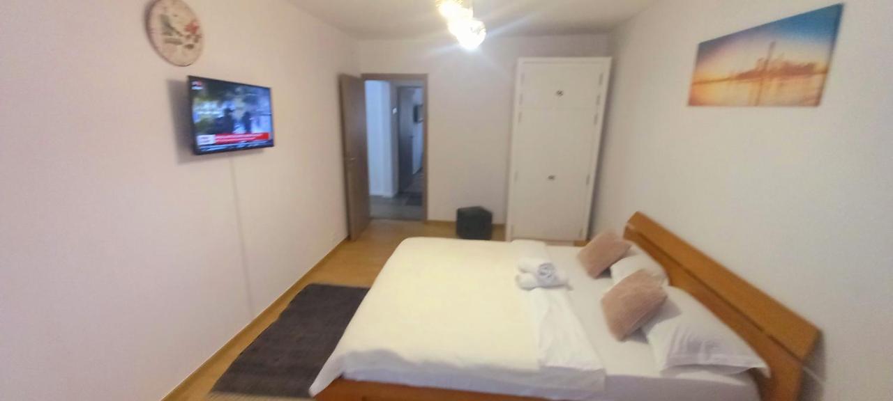 33 Coquette Apartment Baia Mare Ngoại thất bức ảnh