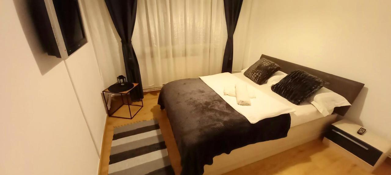 33 Coquette Apartment Baia Mare Ngoại thất bức ảnh