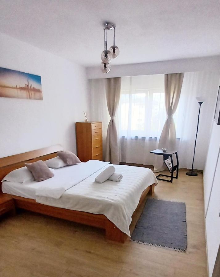33 Coquette Apartment Baia Mare Ngoại thất bức ảnh