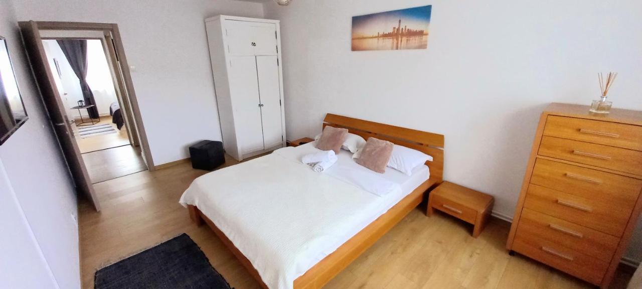 33 Coquette Apartment Baia Mare Ngoại thất bức ảnh